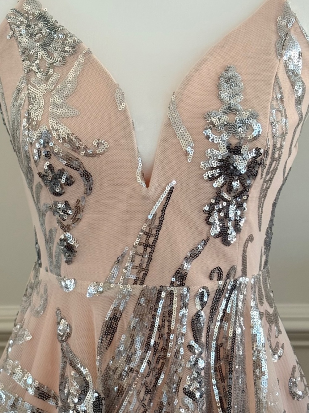 Windsor Silver & Nude M Spring Formal Prom Sparkle Sequin Glitter Dress - Picture 3 of 16